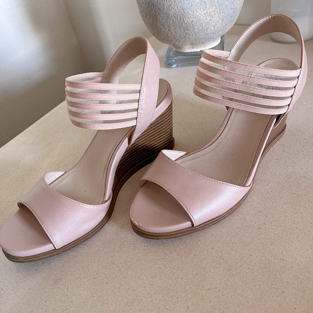Life Stride Soft System Sandals. Worn 3 times.